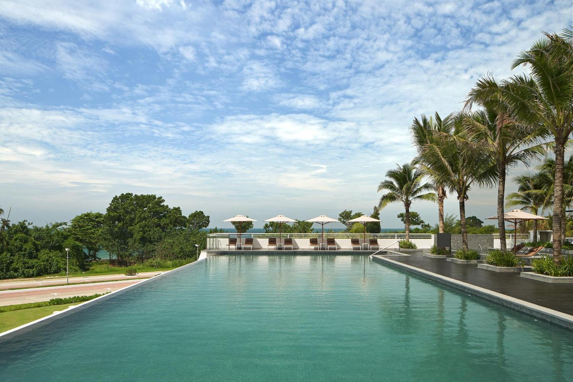 威斯汀迪沙鲁海岸度假村 外观 照片 Infinity pool at the resort